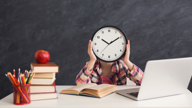 行政書士試験の勉強時間はどれくらい必要か？効率的な勉強方法も