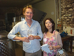 ワイン＆チーズに造詣のある福島さん。ワイナリーを訪問することもしばしば